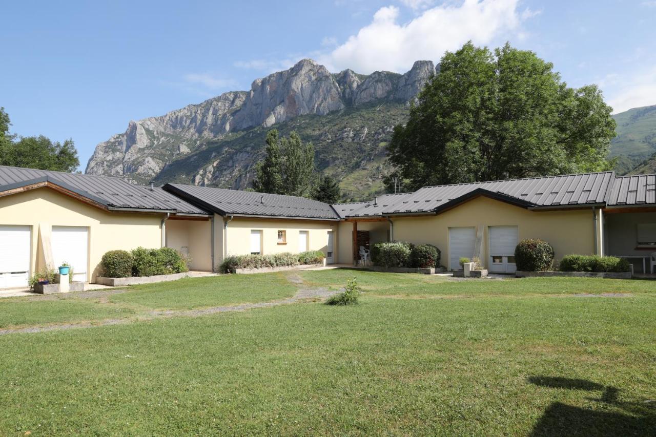 Complexe Des Oustalous Hotell Les Cabannes  Exteriör bild