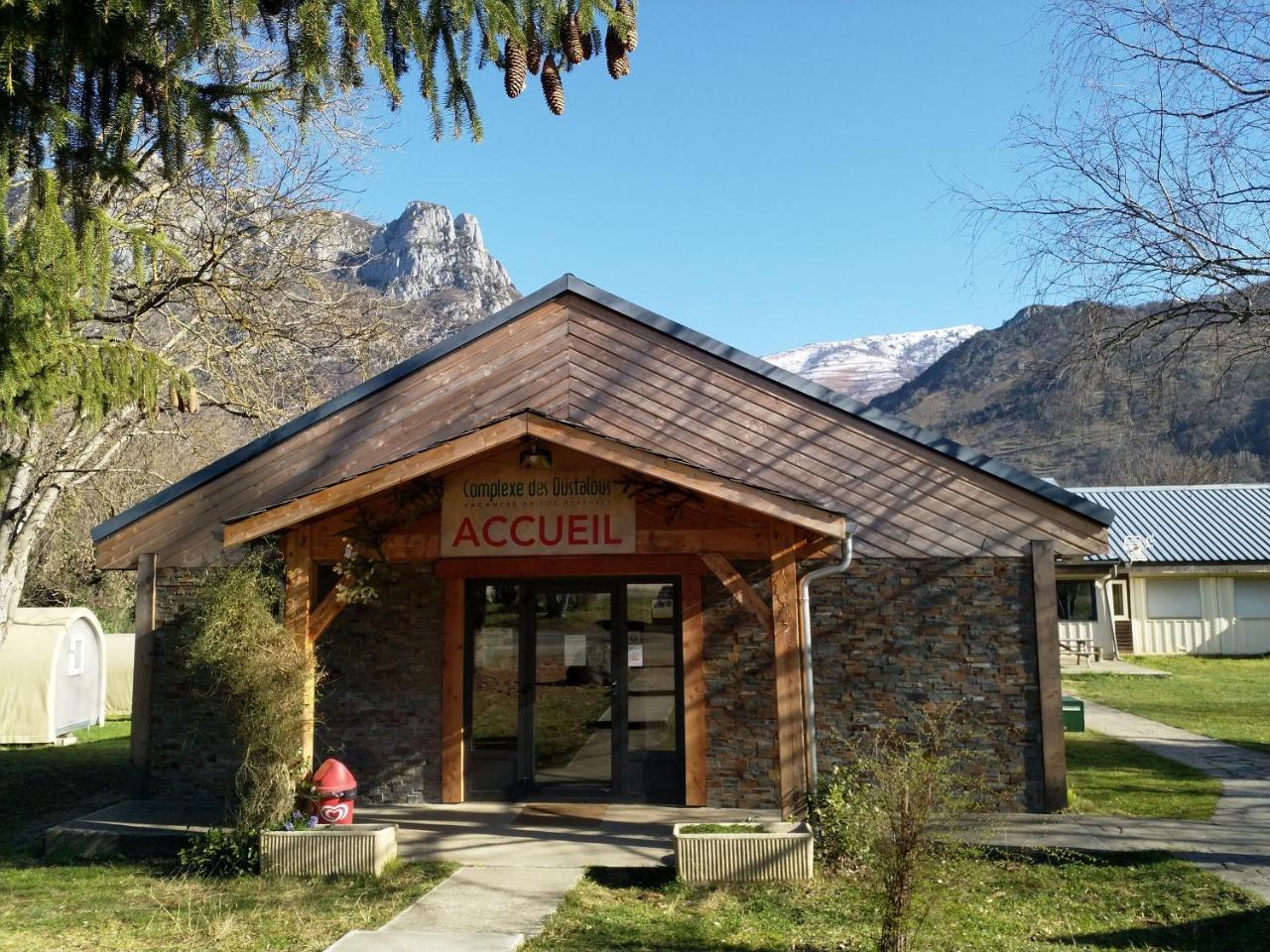 Complexe Des Oustalous Hotell Les Cabannes  Exteriör bild